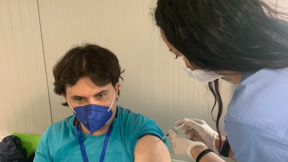 Поставят се бустерни дози от ваксините срещу ковид в Пловдив