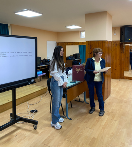 Кардиологът д-р Горелова от „Пълмед“ даде съвети на ученици от СУ „Св. Кл. Охридски“ - Ракитово как да пазят сърцето си здраво