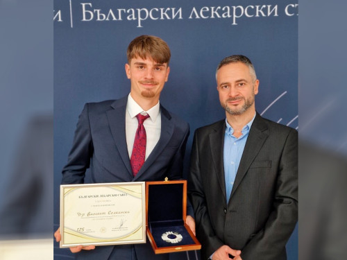 Д-р Винсент Селкински- лекар в Отделението по детски болести на УМБАЛ „Пълмед“, удостоен с отличието „Ти си нашето бъдеще“